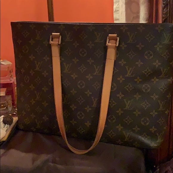 🧡🧡🧡🧡Authentic Louis Vuitton Luco SR0050 🧡 - Picture 2 of 8
